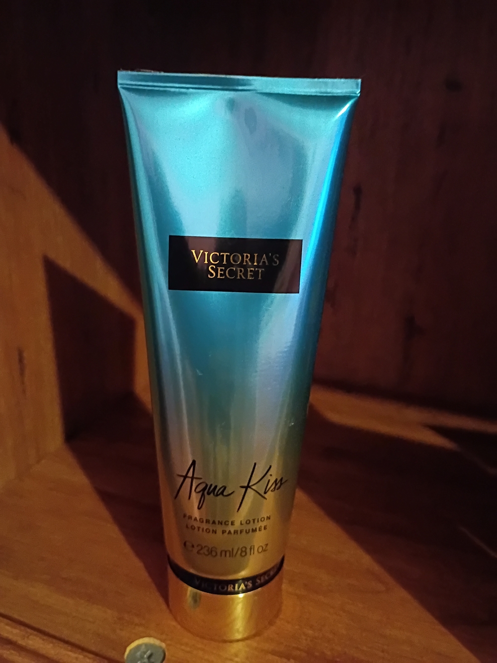 Victoria's Secret Aqua Kiss Body Lotion - Teal and Gold